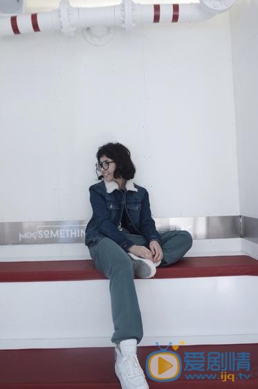 张子枫牛仔写真照 张子枫高清写真_张子枫高清剧照