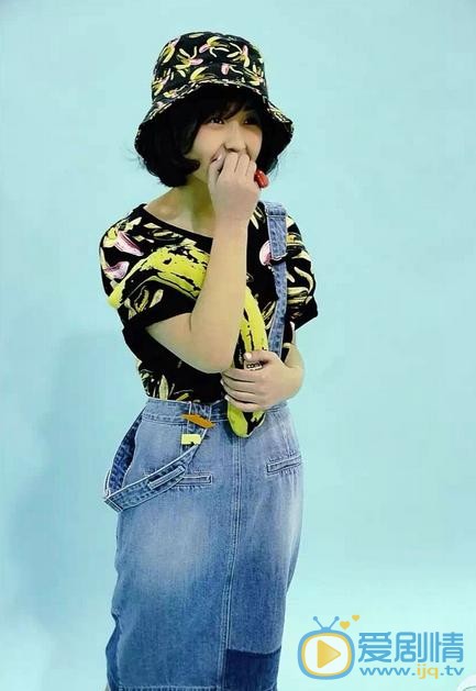 张子枫杂志照 张子枫高清写真_张子枫高清剧照