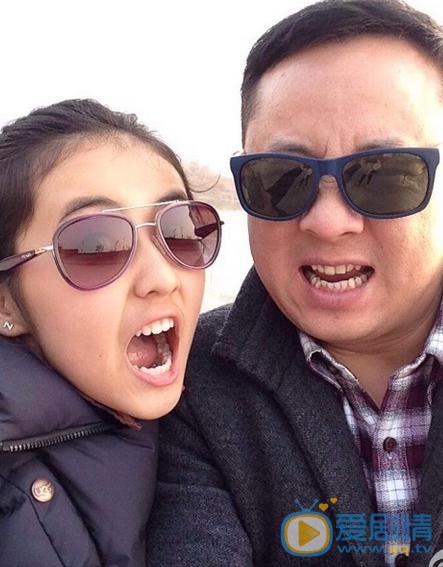 张子枫和家人合照 张子枫高清写真_张子枫高清剧照