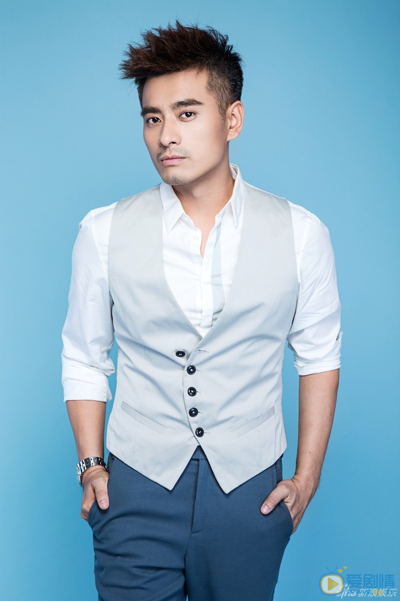 陈龙绅士熟男写真 陈龙高清写真_陈龙高清剧照