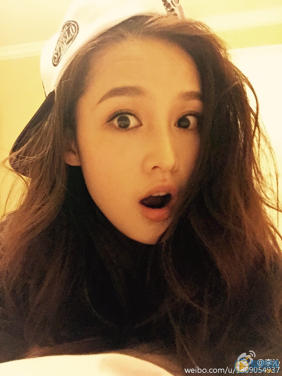 李沁卖萌照 李沁高清写真_李沁高清剧照