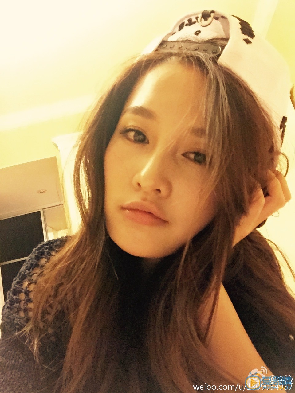 李沁卖萌照 李沁高清写真_李沁高清剧照