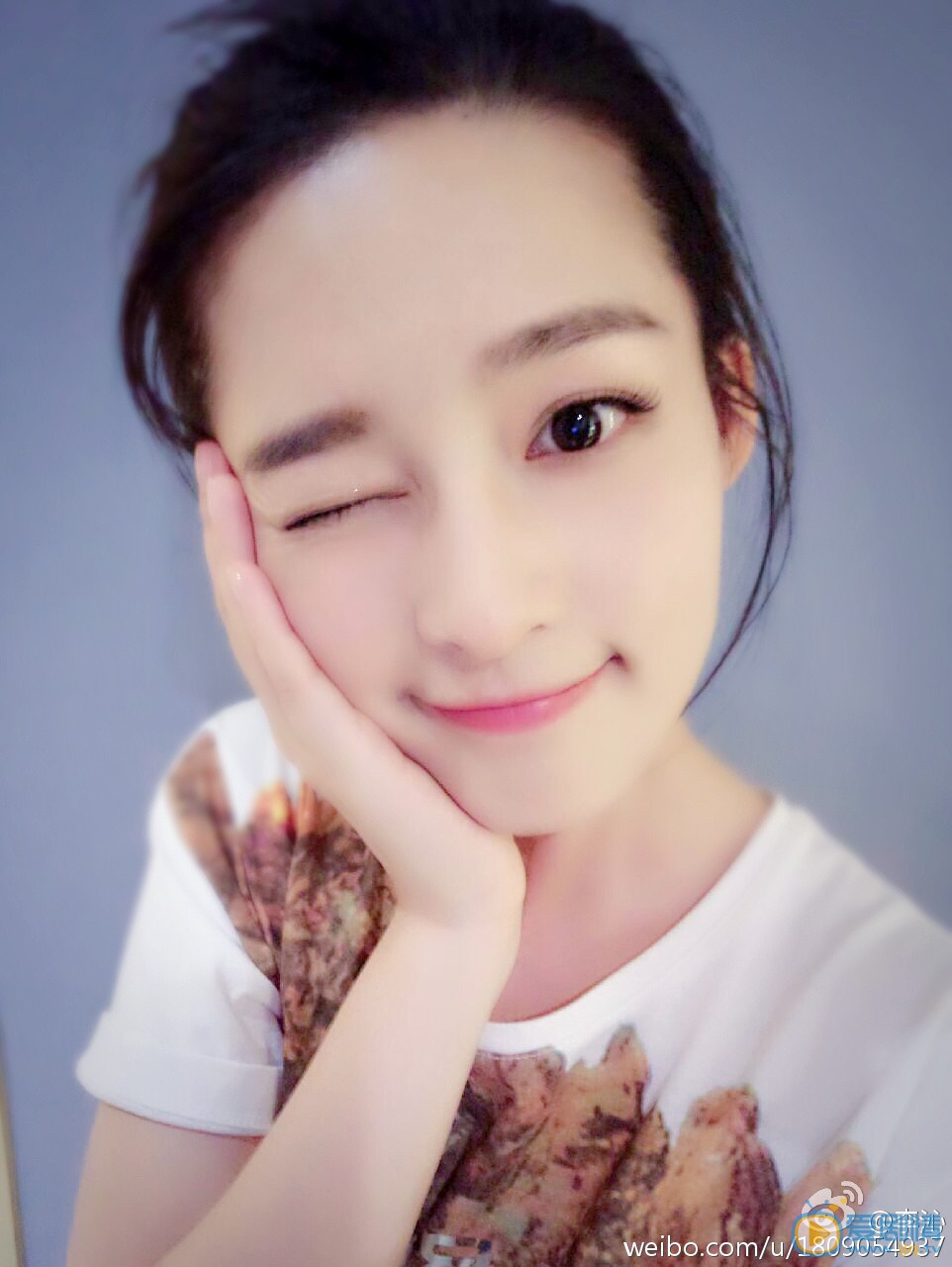 李沁卖萌照 李沁高清写真_李沁高清剧照