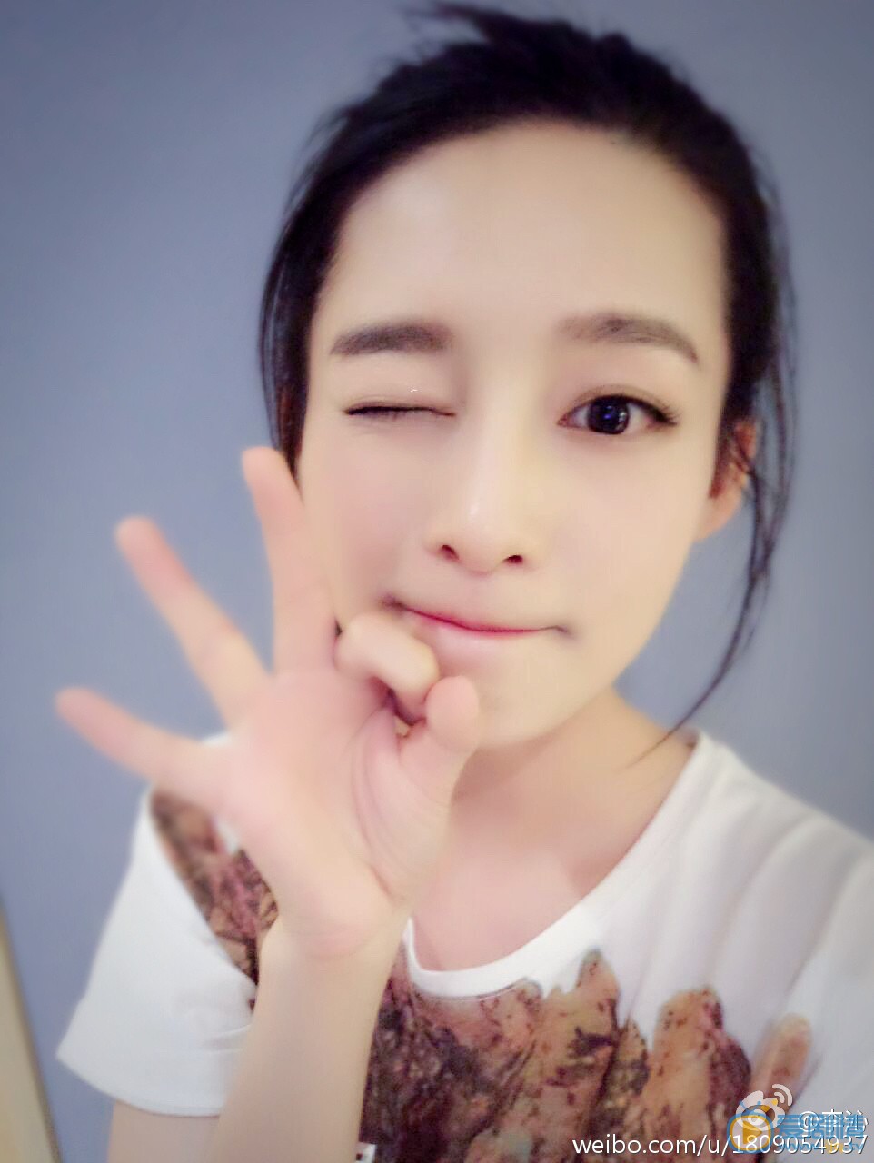 李沁卖萌照 李沁高清写真_李沁高清剧照