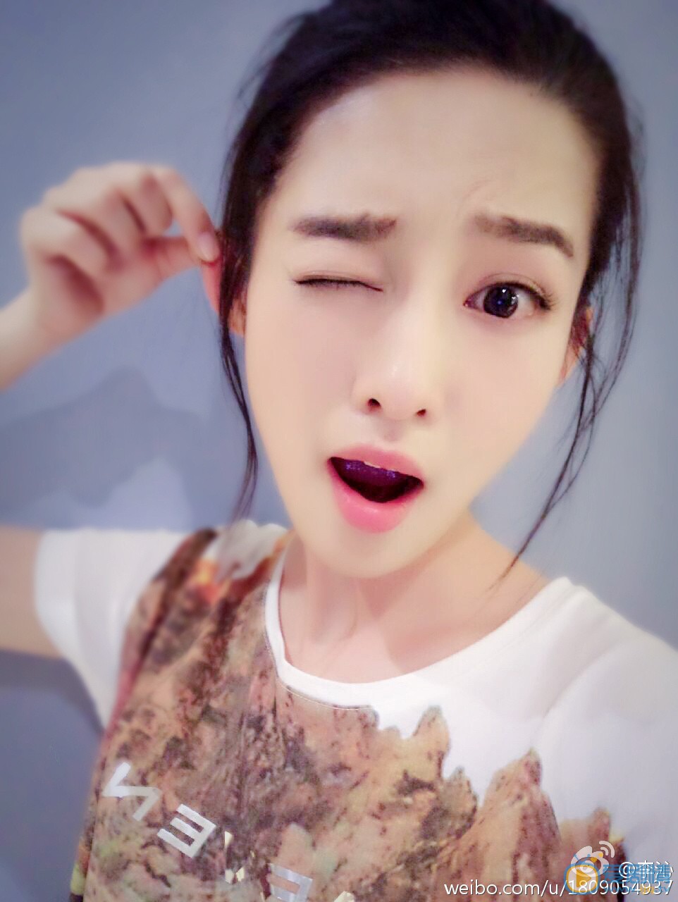 李沁卖萌照 李沁高清写真_李沁高清剧照