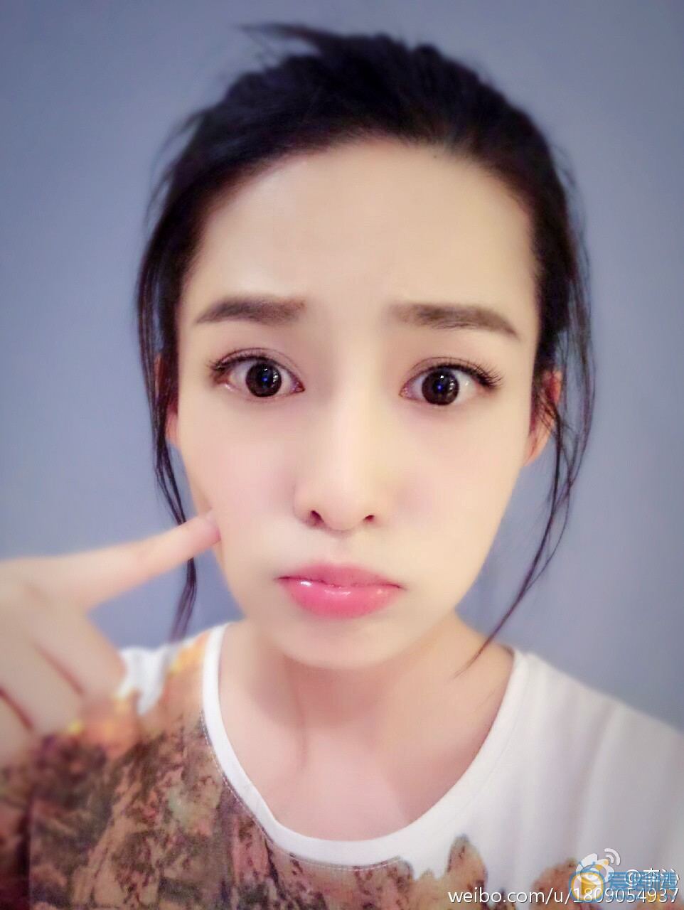 李沁卖萌照 李沁高清写真_李沁高清剧照