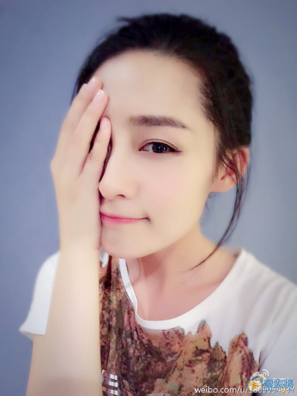 李沁卖萌照 李沁高清写真_李沁高清剧照