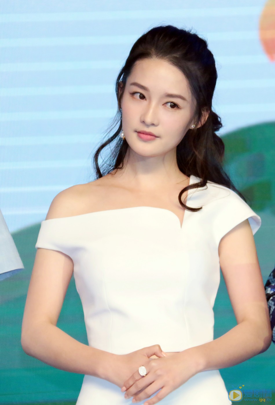 李沁活动照 李沁高清写真_李沁高清剧照