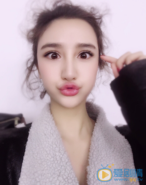 楼佳悦生活照 可爱自拍