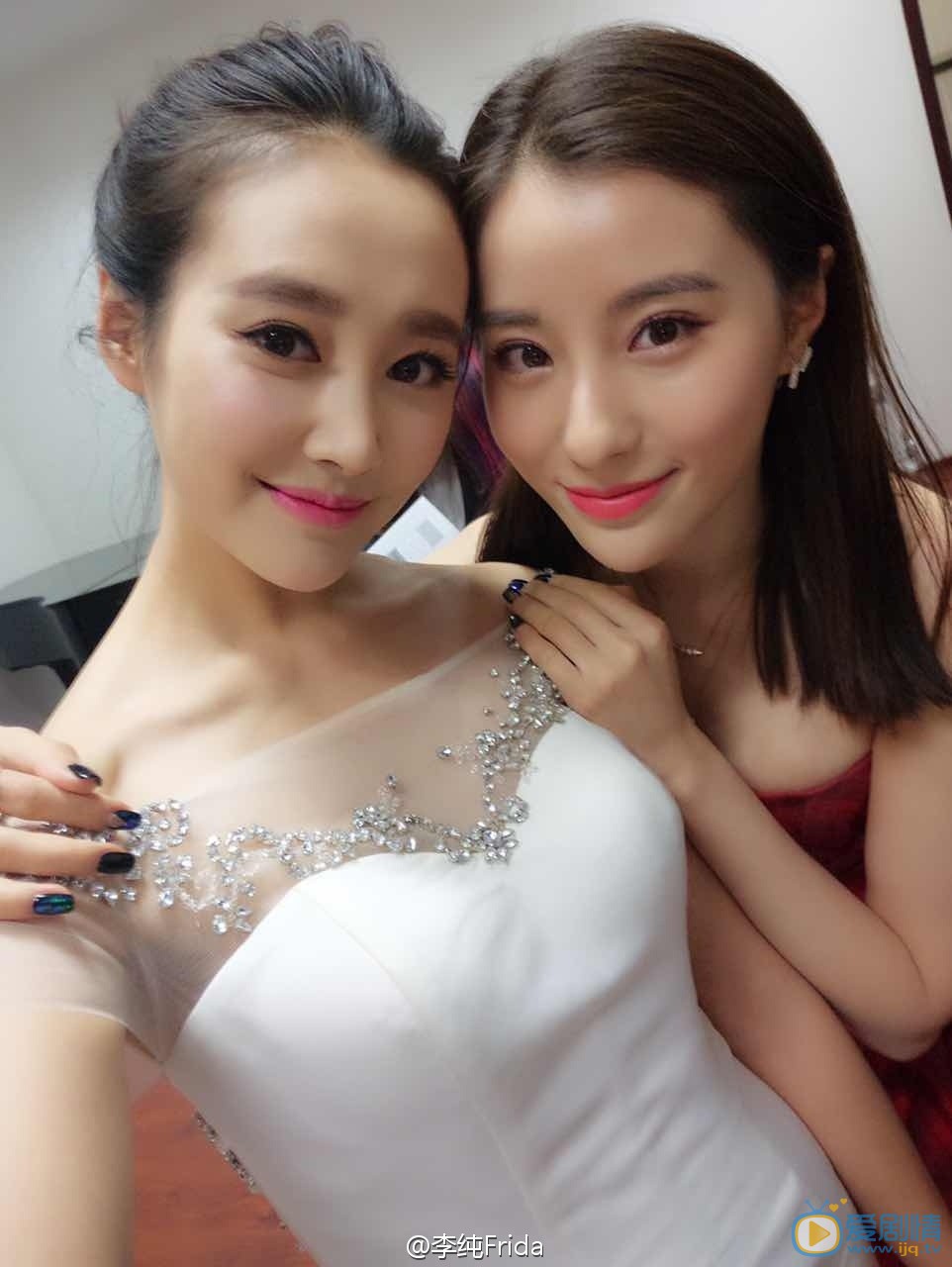 李纯和朋友合照 李纯高清写真_李纯高清剧照