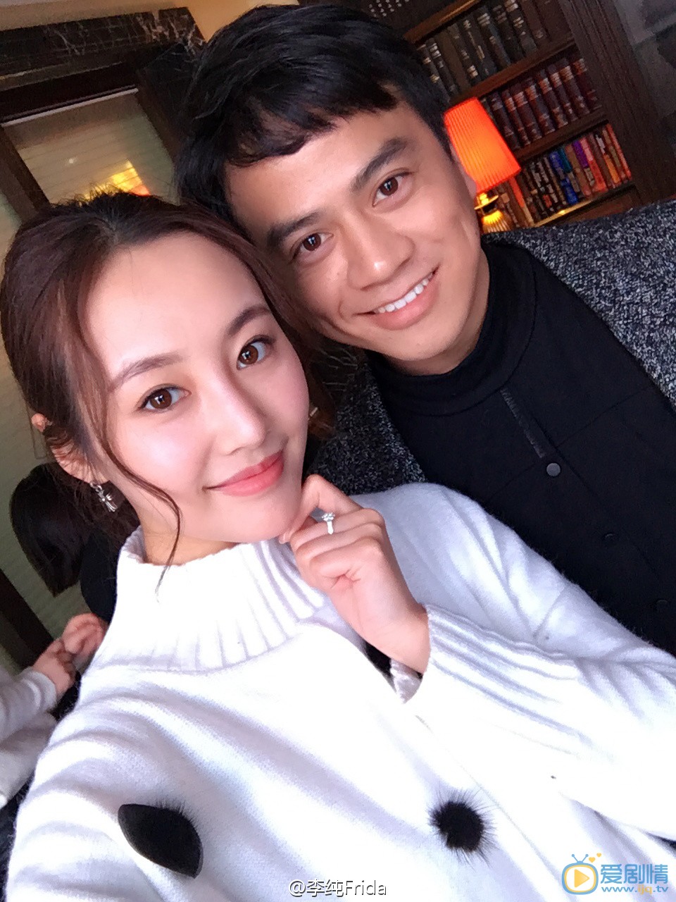 李纯和朋友合照 李纯高清写真_李纯高清剧照
