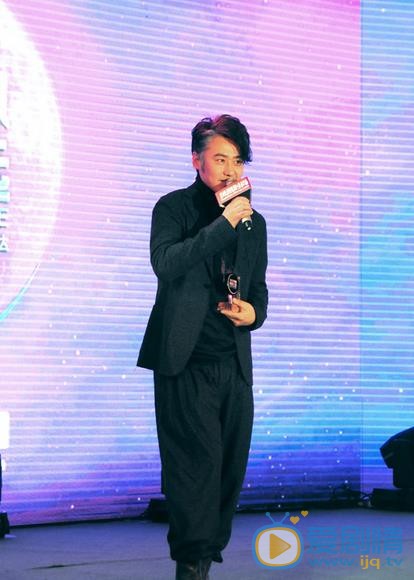 吴秀波颁奖盛典照 吴秀波高清写真_吴秀波高清剧照