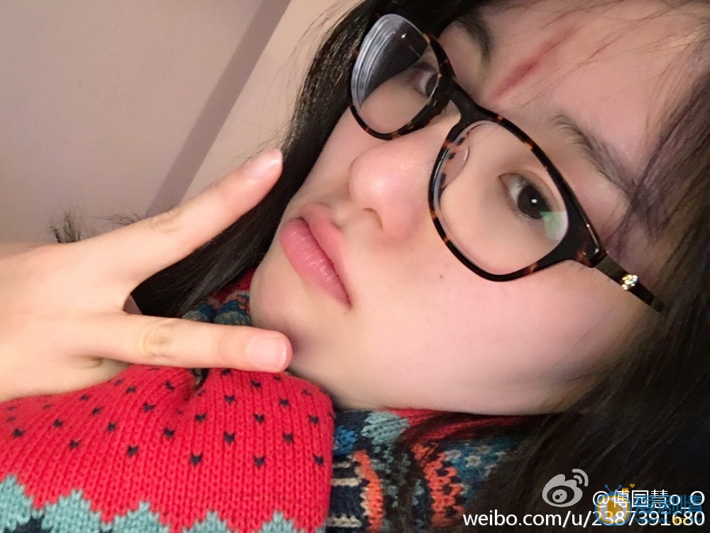 傅园慧剪刀手 傅园慧高清写真_傅园慧高清剧照