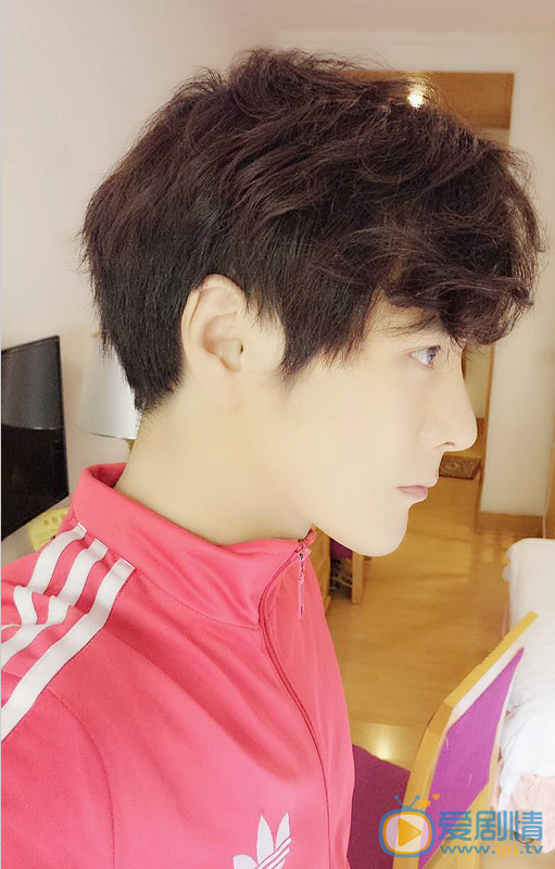 书亚信侧颜照 书亚信高清写真_书亚信高清剧照
