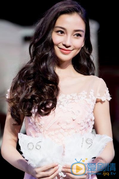 Angelababy出席典礼照 Angelababy高清写真_Angelababy高清剧照