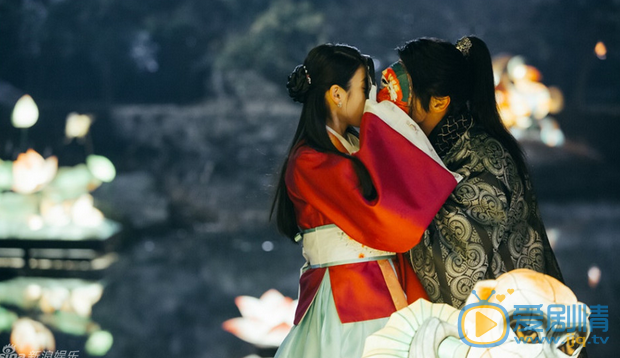 步步惊心丽接档doctors29日播出 公布主角IU人物剧照