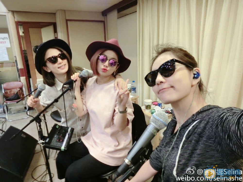 任家萱姐妹一家 任家萱高清写真_任家萱高清剧照