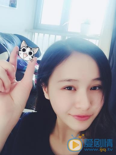 冯芷墨嘟嘴卖萌照 冯芷墨高清写真_冯芷墨高清剧照