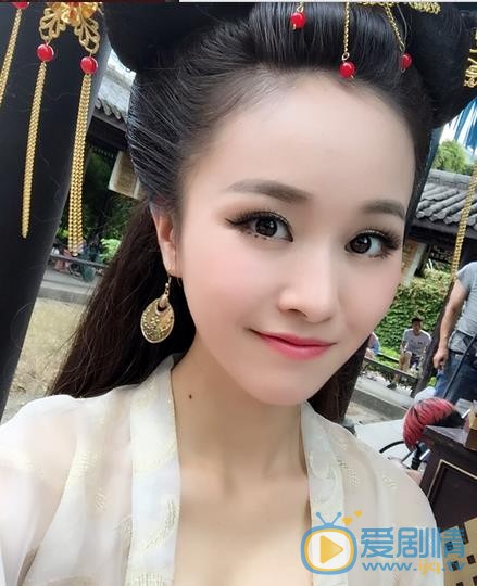 冯芷墨片场照 冯芷墨片场照
