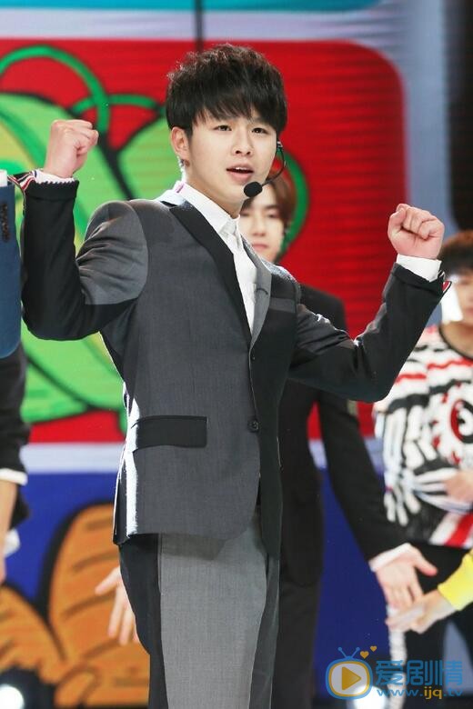 徐浩参加《天天向上》综艺照 徐浩高清写真_徐浩高清剧照