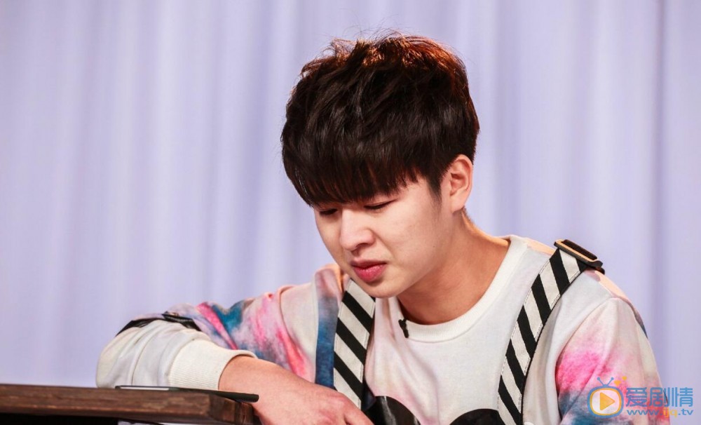 徐浩参加《天天向上》综艺照 徐浩高清写真_徐浩高清剧照