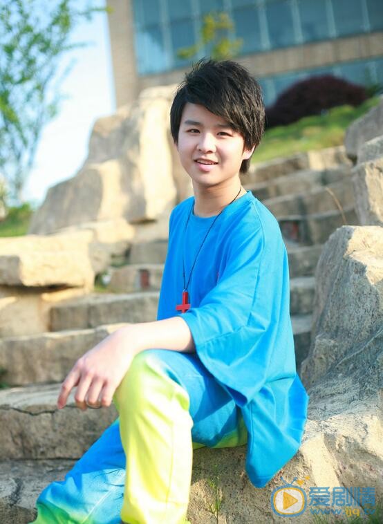 徐浩参加《向上吧少年》综艺照 徐浩高清写真_徐浩高清剧照