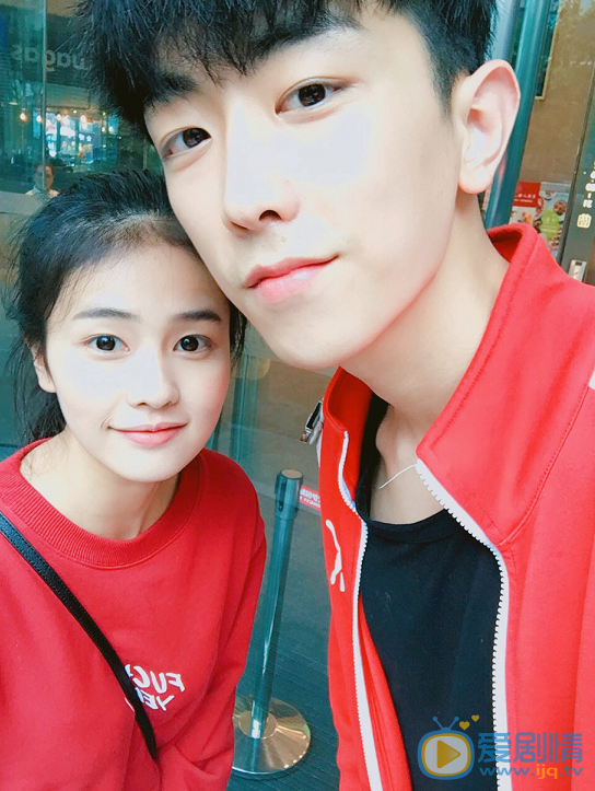 白鹿卖萌照 白鹿高清写真_白鹿高清剧照