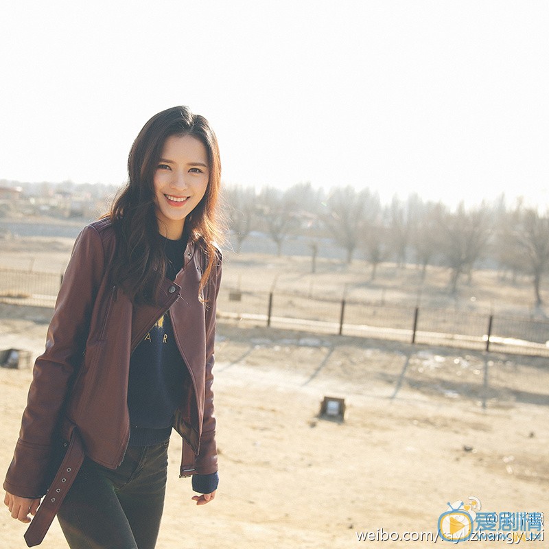 张予曦唯美街拍 张予曦高清写真_张予曦高清剧照