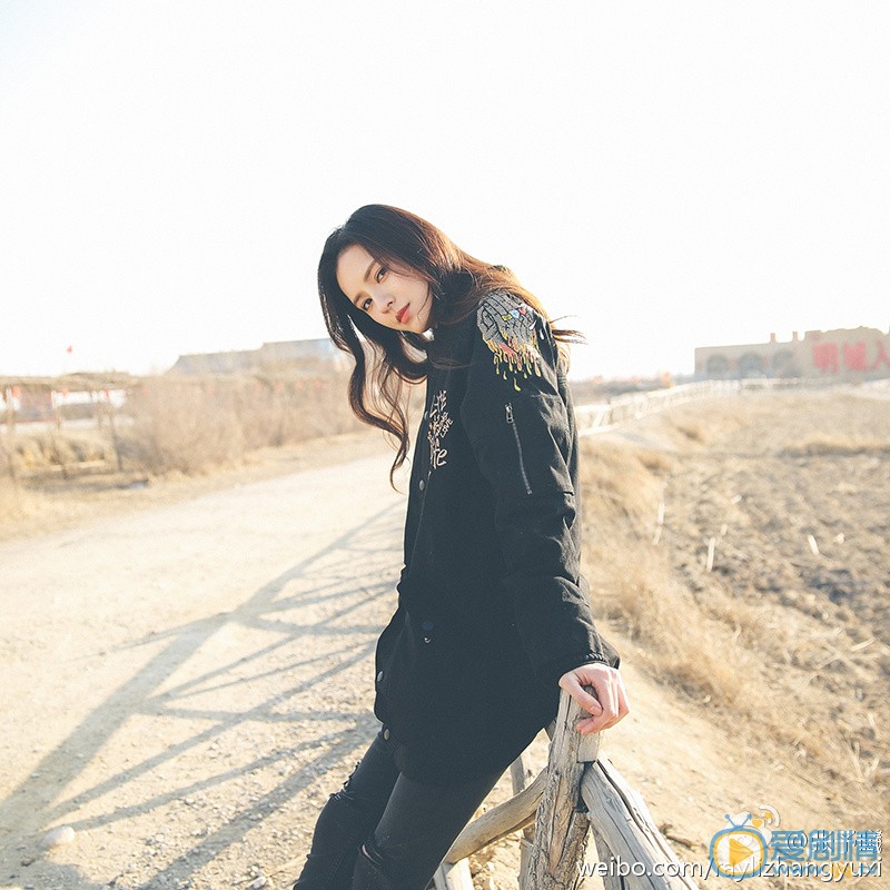 张予曦唯美街拍 张予曦高清写真_张予曦高清剧照