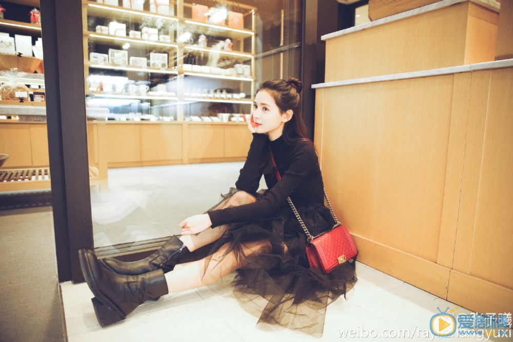 张予曦唯美街拍 张予曦高清写真_张予曦高清剧照