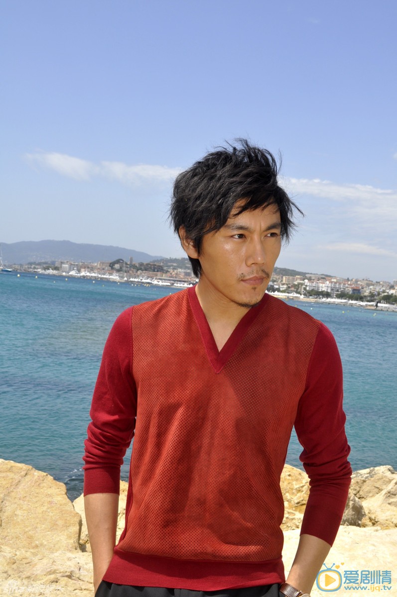 秦昊海滩写真 秦昊高清写真_秦昊高清剧照