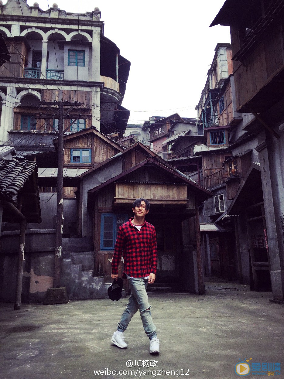 杨政旅行时尚街拍 杨政高清写真_杨政高清剧照
