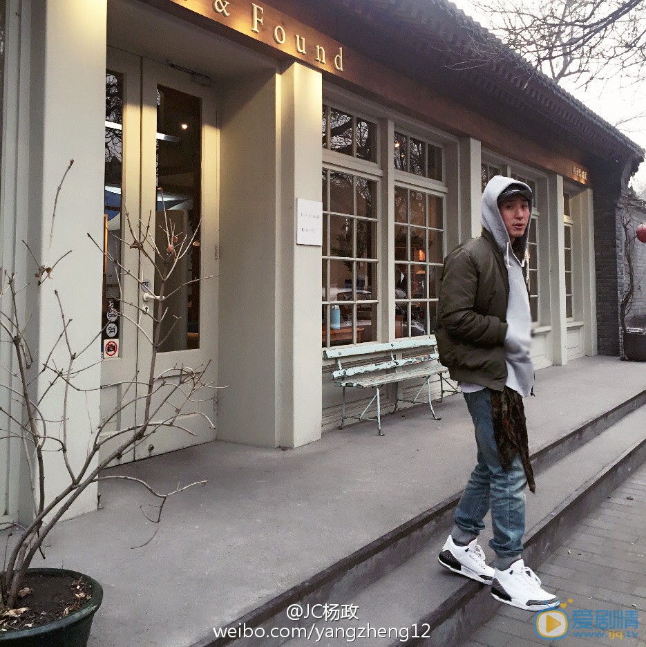 杨政旅行时尚街拍 杨政高清写真_杨政高清剧照