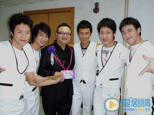 杨政新七小福组合照 杨政高清写真_杨政高清剧照