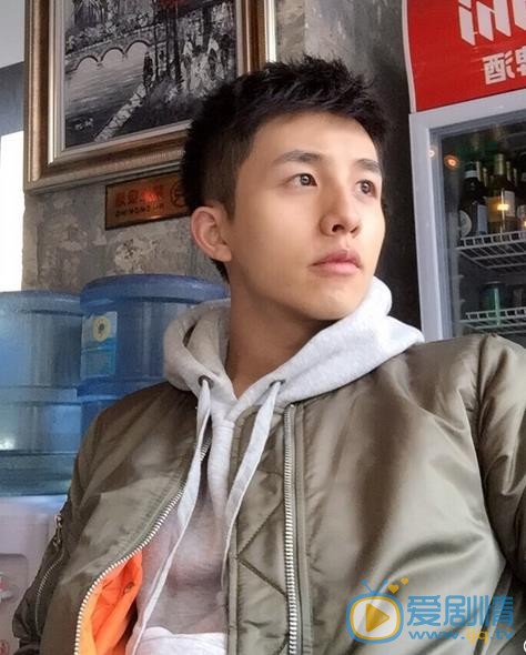 李圣佳生活照 李圣佳高清写真_李圣佳高清剧照