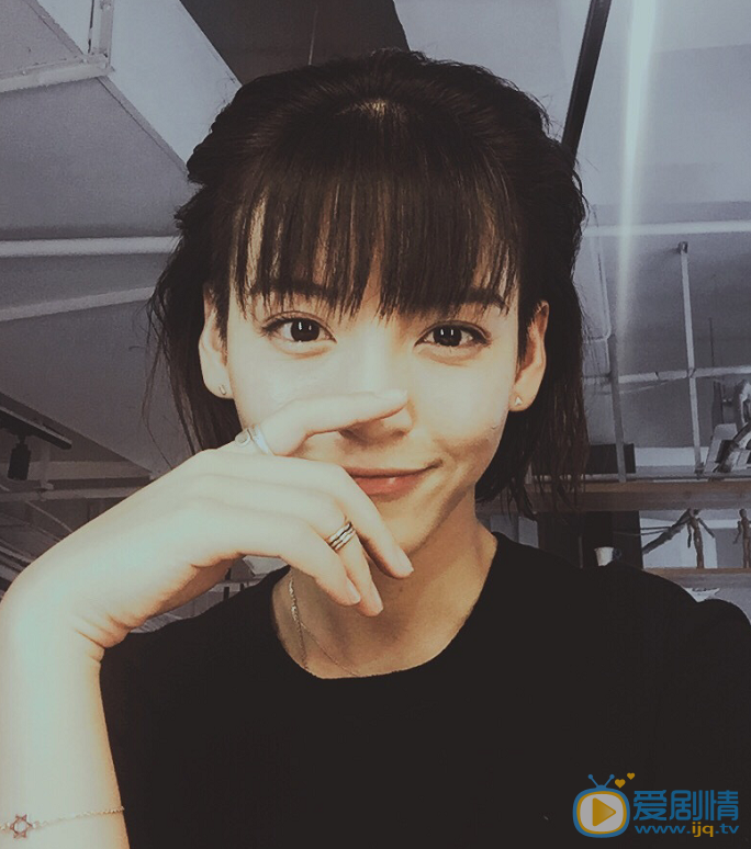 尤靖茹卖萌照 尤靖茹高清写真_尤靖茹高清剧照