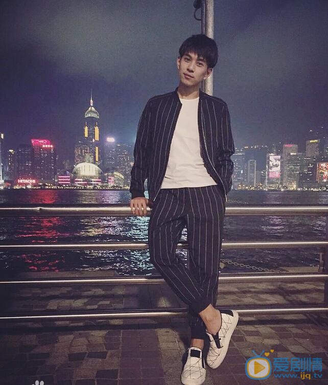 冯建宇帅气私人照 冯建宇高清写真_冯建宇高清剧照