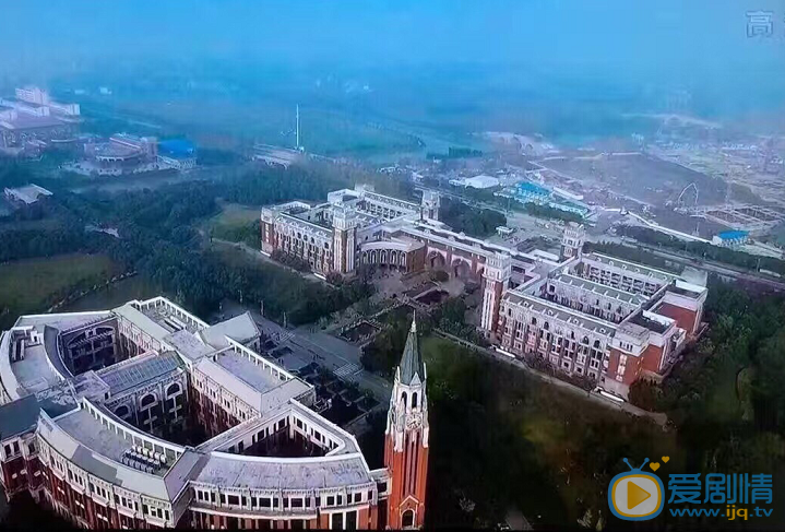  微微一笑很倾城剧中真实学校名称是什么？贝微微的宿舍在哪所学校？