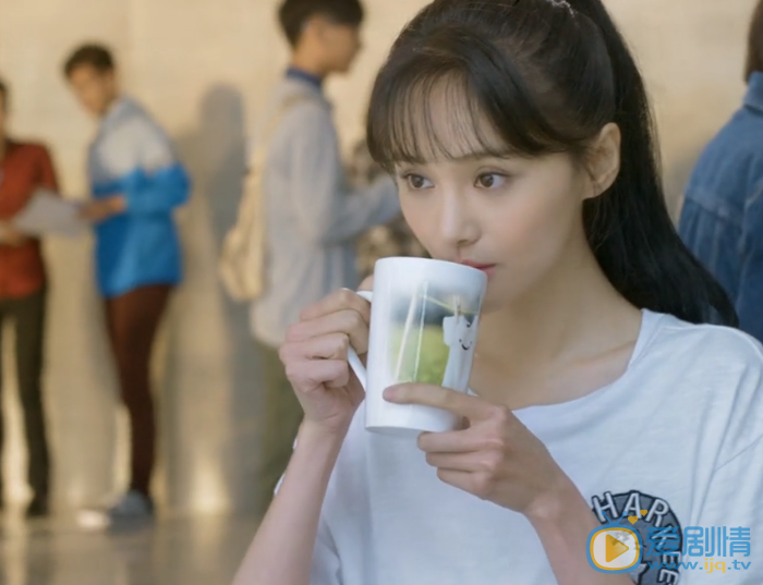微微一笑很倾城第3集的杯子特写是怎么回事？你看明白了吗？