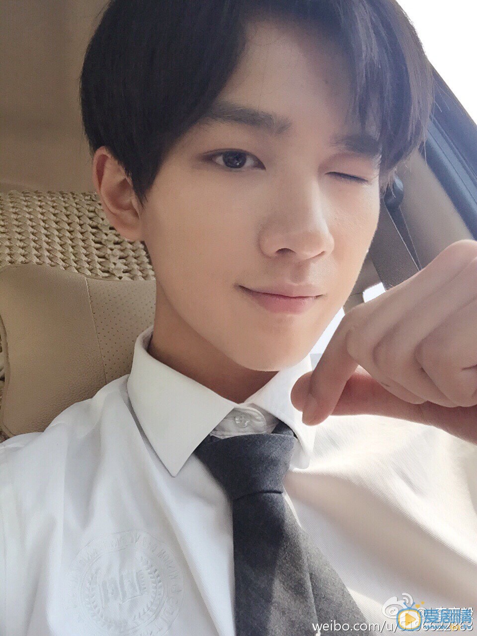 李宏毅生活照 李宏毅高清写真_李宏毅高清剧照