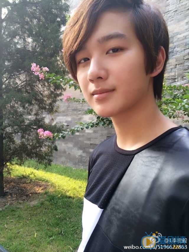 李宏毅生活照 李宏毅高清写真_李宏毅高清剧照