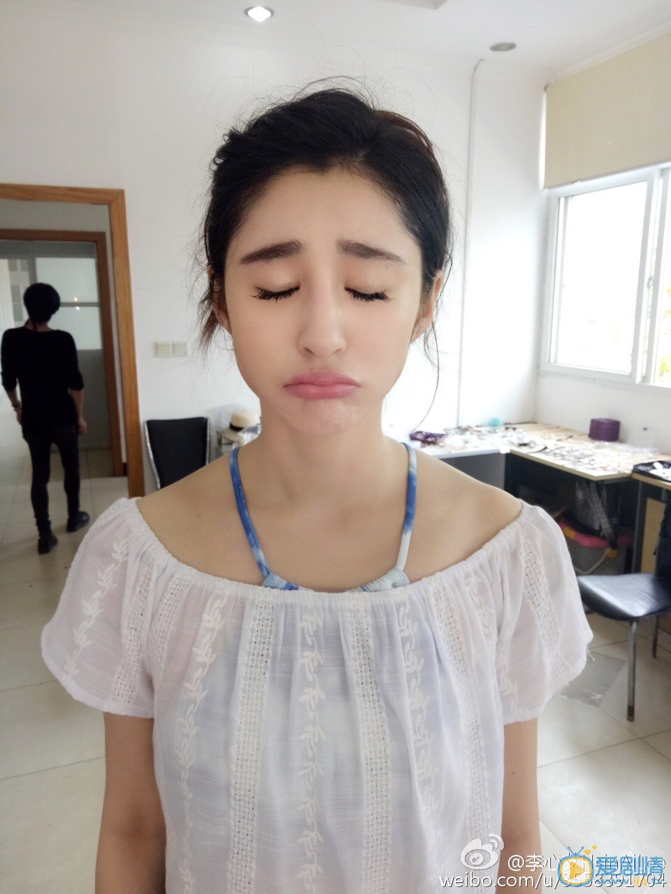 李心艾逗逼表情 李心艾高清写真_李心艾高清剧照