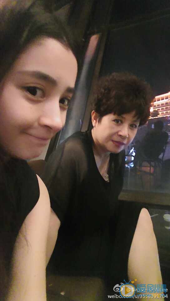 李心艾逗逼表情 李心艾高清写真_李心艾高清剧照
