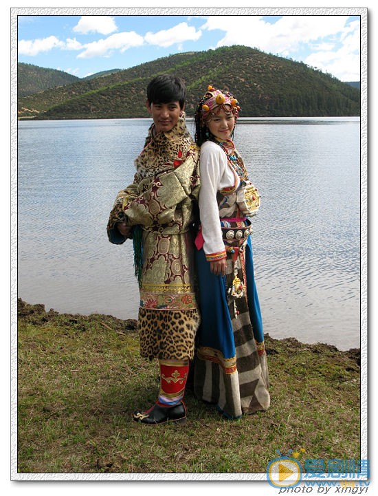 蒲巴甲民族装 蒲巴甲高清写真_蒲巴甲高清剧照