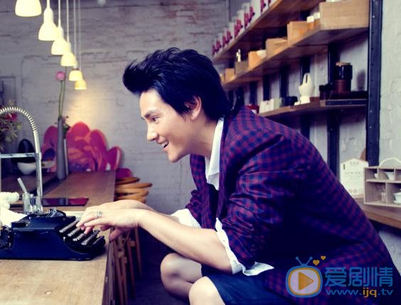 丁子峻杂志照 丁子峻高清写真_丁子峻高清剧照