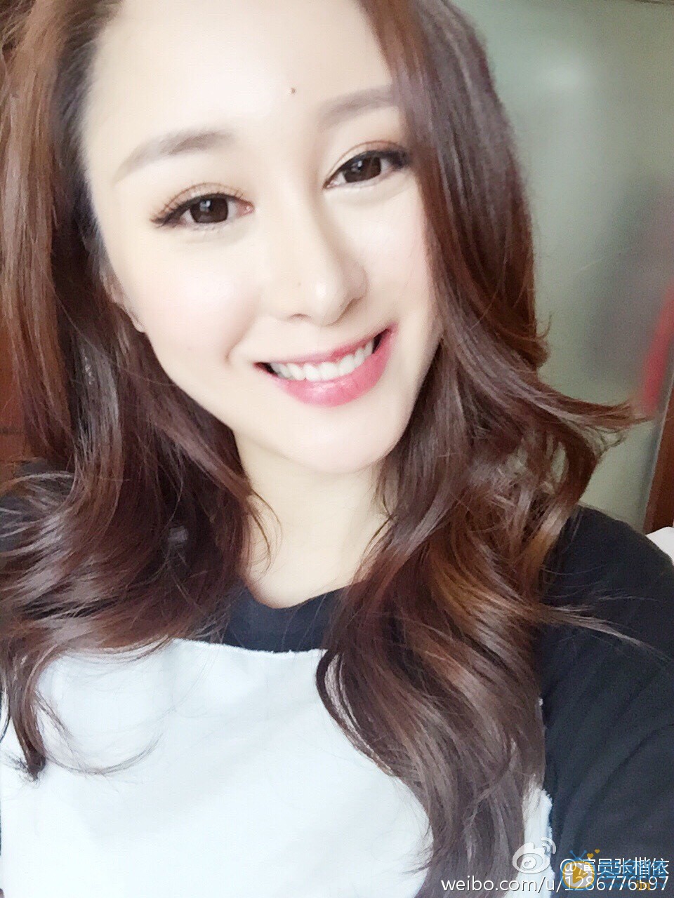 张楷依可爱自拍照 张楷依高清写真_张楷依高清剧照