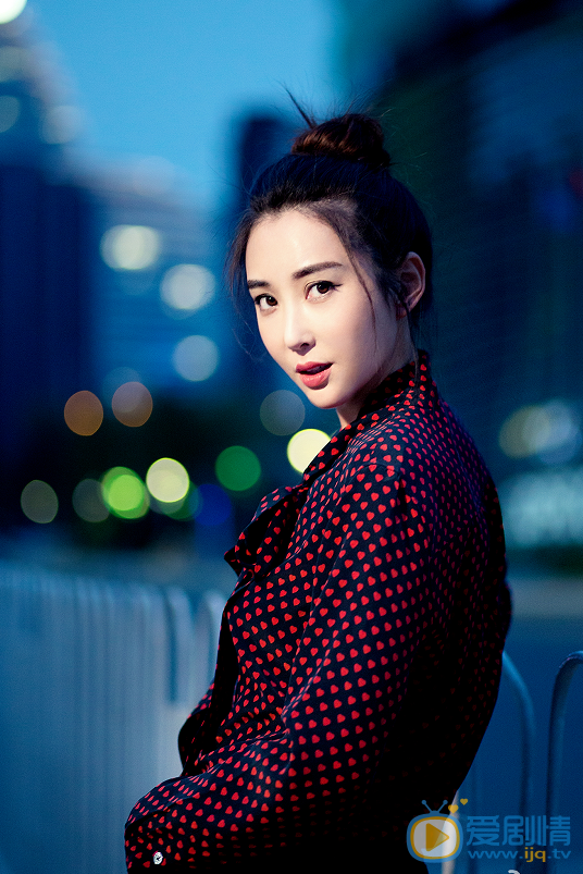 杜若溪街拍 杜若溪高清写真_杜若溪高清剧照