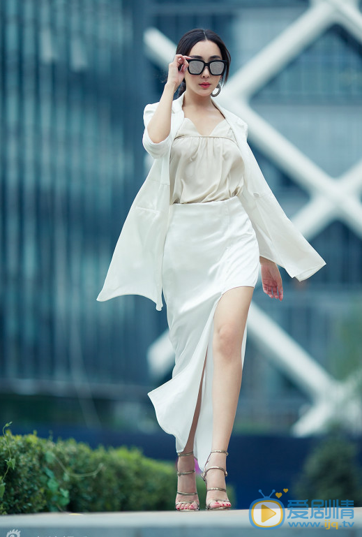 杜若溪街拍 杜若溪高清写真_杜若溪高清剧照