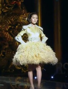 我们来了徐娇为什么在秀场大哭？徐娇真的和设计师郭培不和吗？