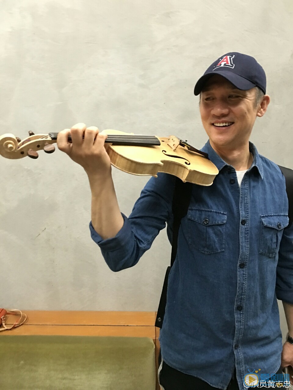 黄志忠行走的艺术生活 黄志忠高清写真_黄志忠高清剧照